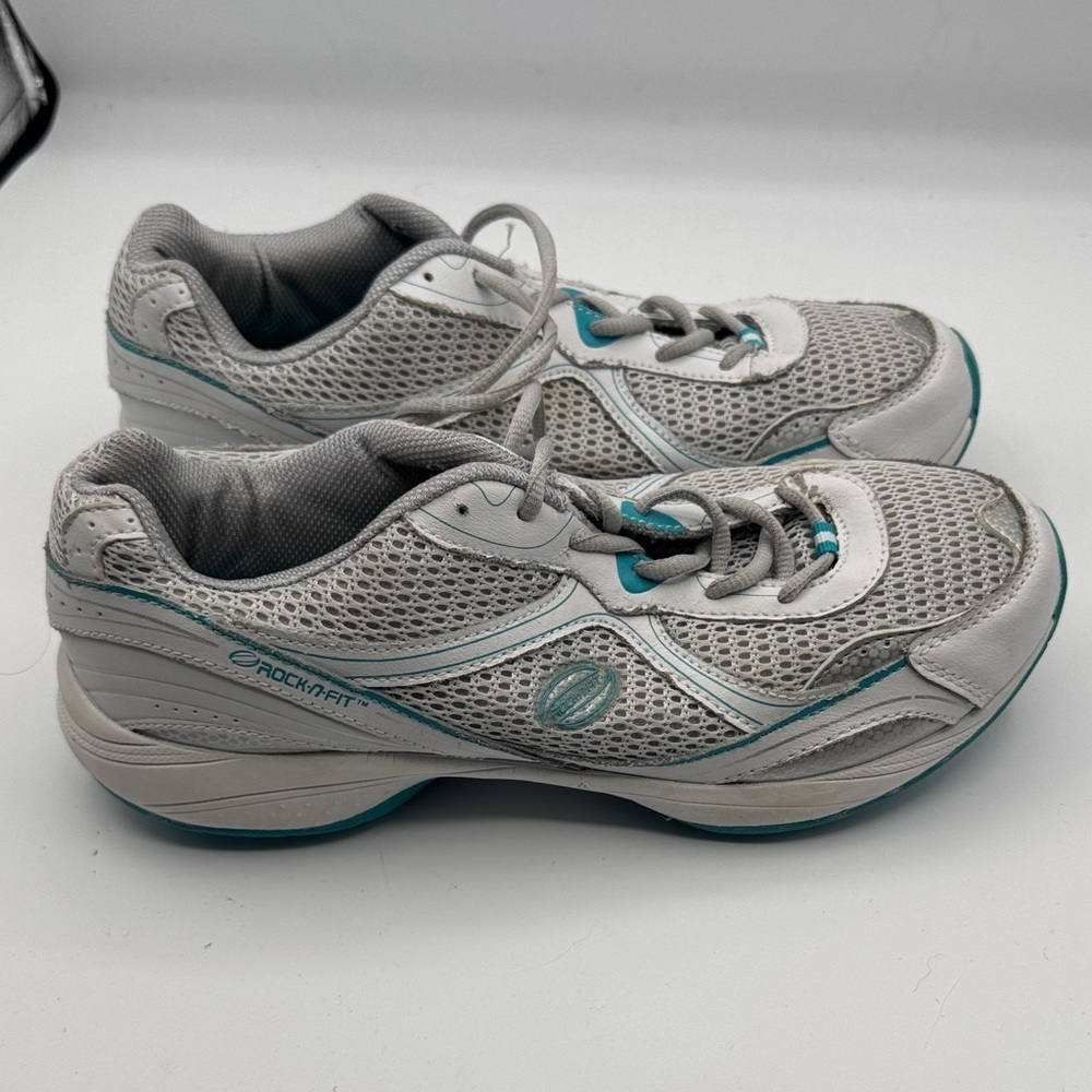 Rocknfit rock and fit Women's Athletic Shoes in White and Teal size 9.5 toning